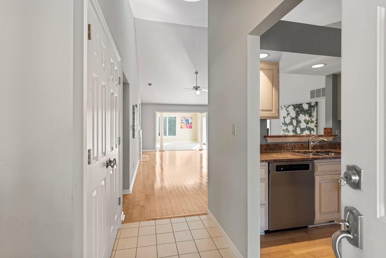 2410 Stillwater Dr - Photo 7 of 33