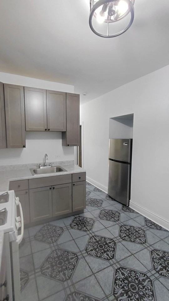 1741 N Central Park Ave Apt 1 #1 - Photo 6 of 14