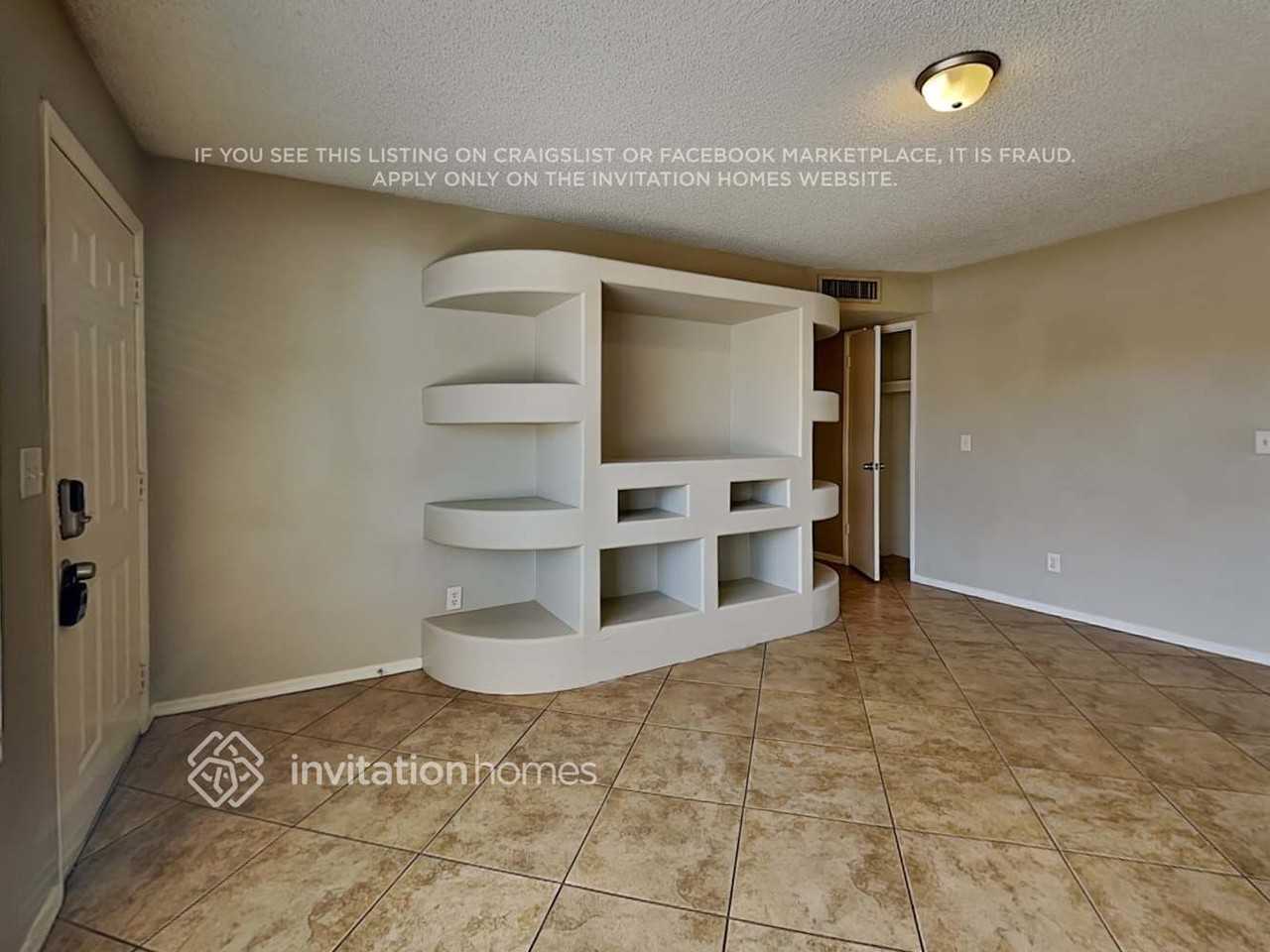 618 N 69th Ave - Photo 4 of 18