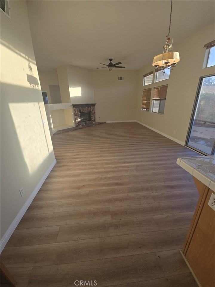 366 Cypress Ct - Photo 6 of 18