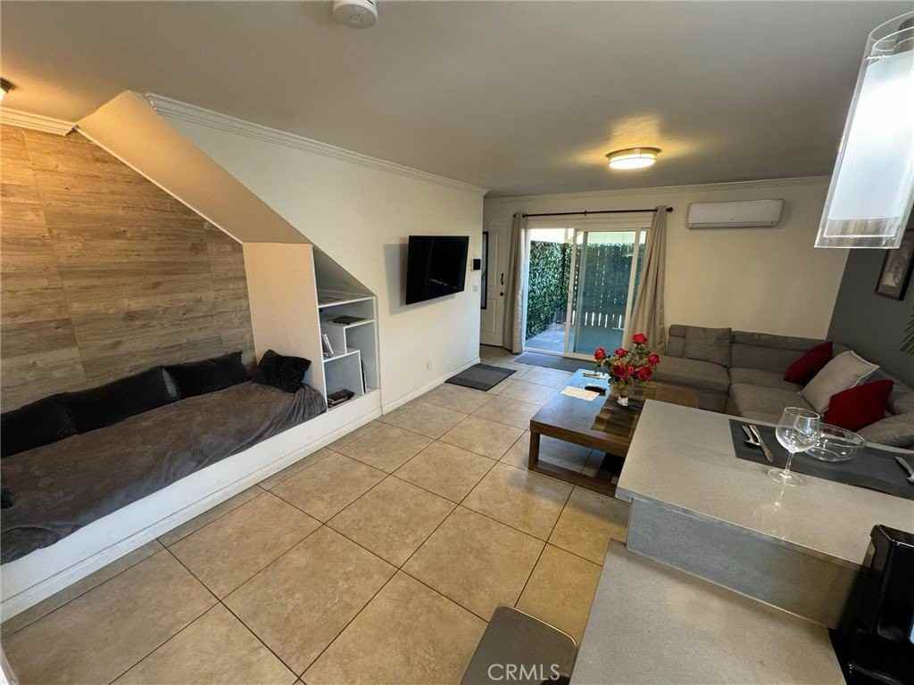 2121 S Camino St #D - Photo 4 of 15