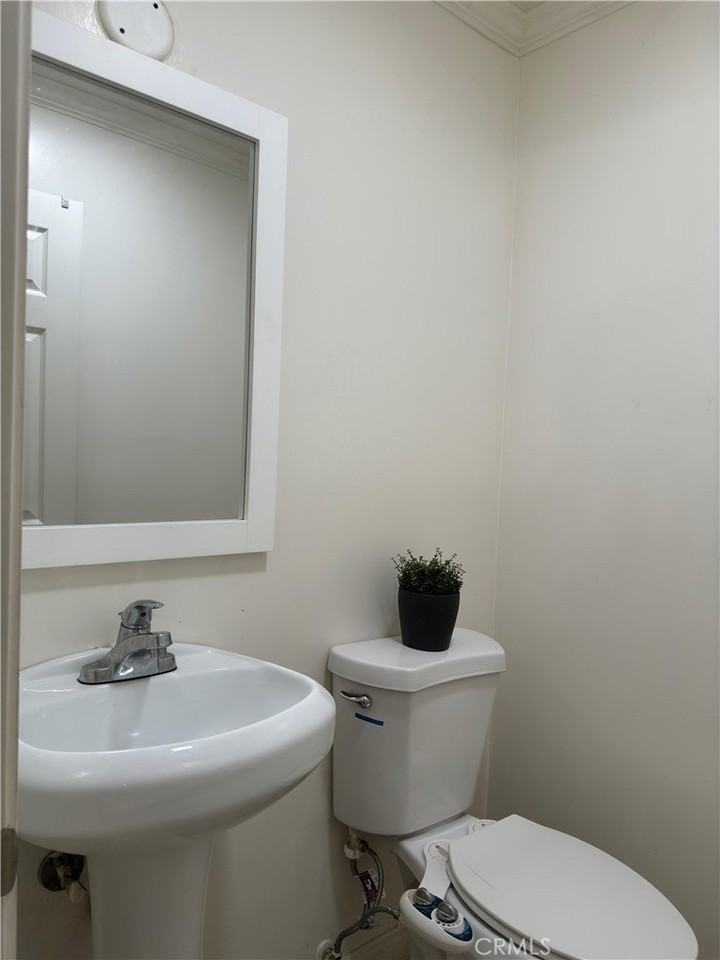 2121 S Camino St #D - Photo 5 of 15