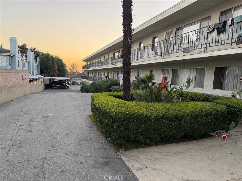 13242 Cullen St - Photo 2 of 2