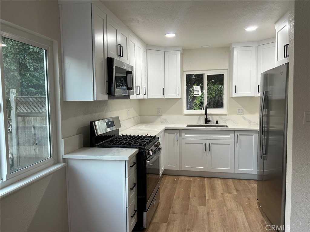 234 Martha Pl - Photo 7 of 23