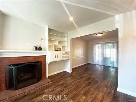 18221 Gresham St - Photo 4 of 26