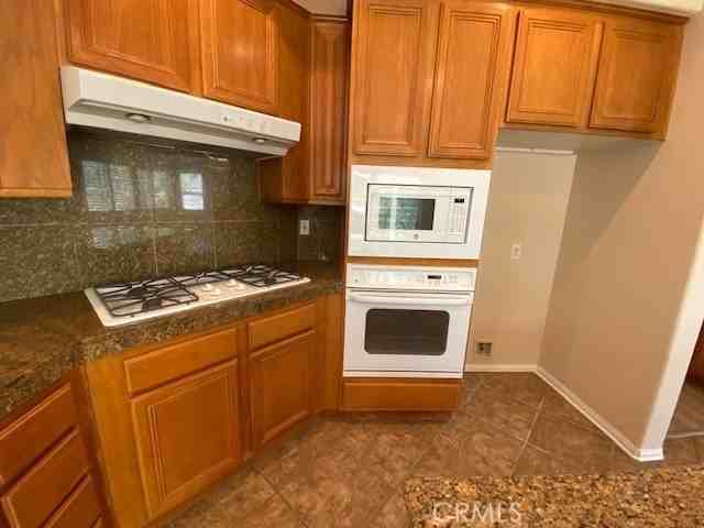 41433 Temeku Dr - Photo 4 of 50