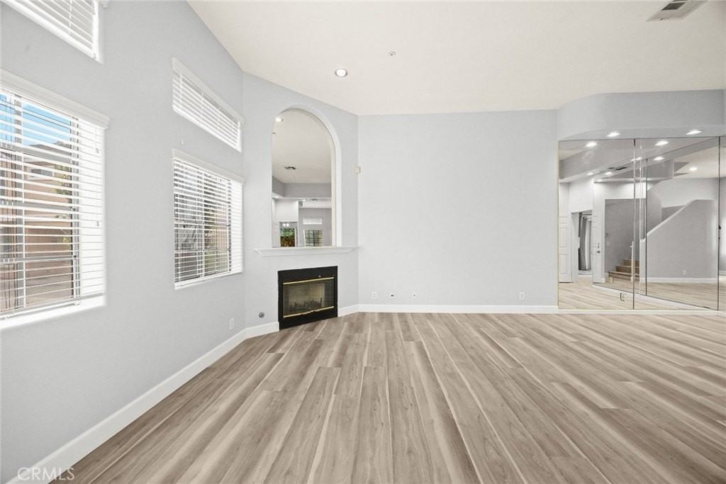 319 California St #F - Photo 4 of 30