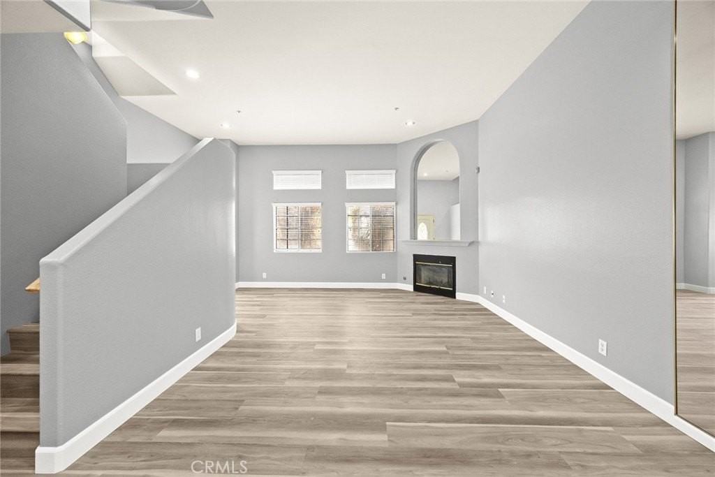 319 California St #F - Photo 7 of 30