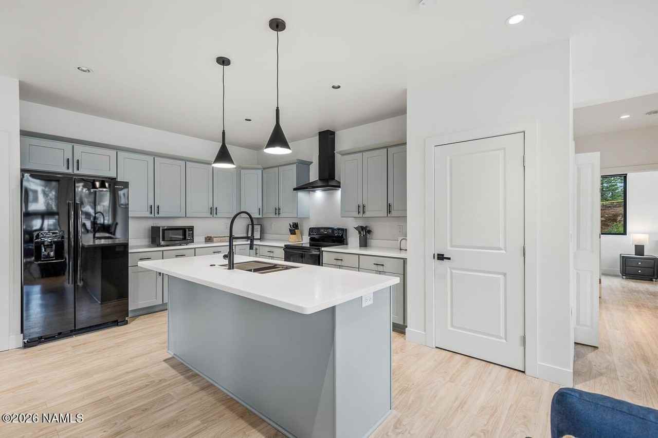 1221 E Emma Dr Apt 106 #106 - Photo 4 of 15