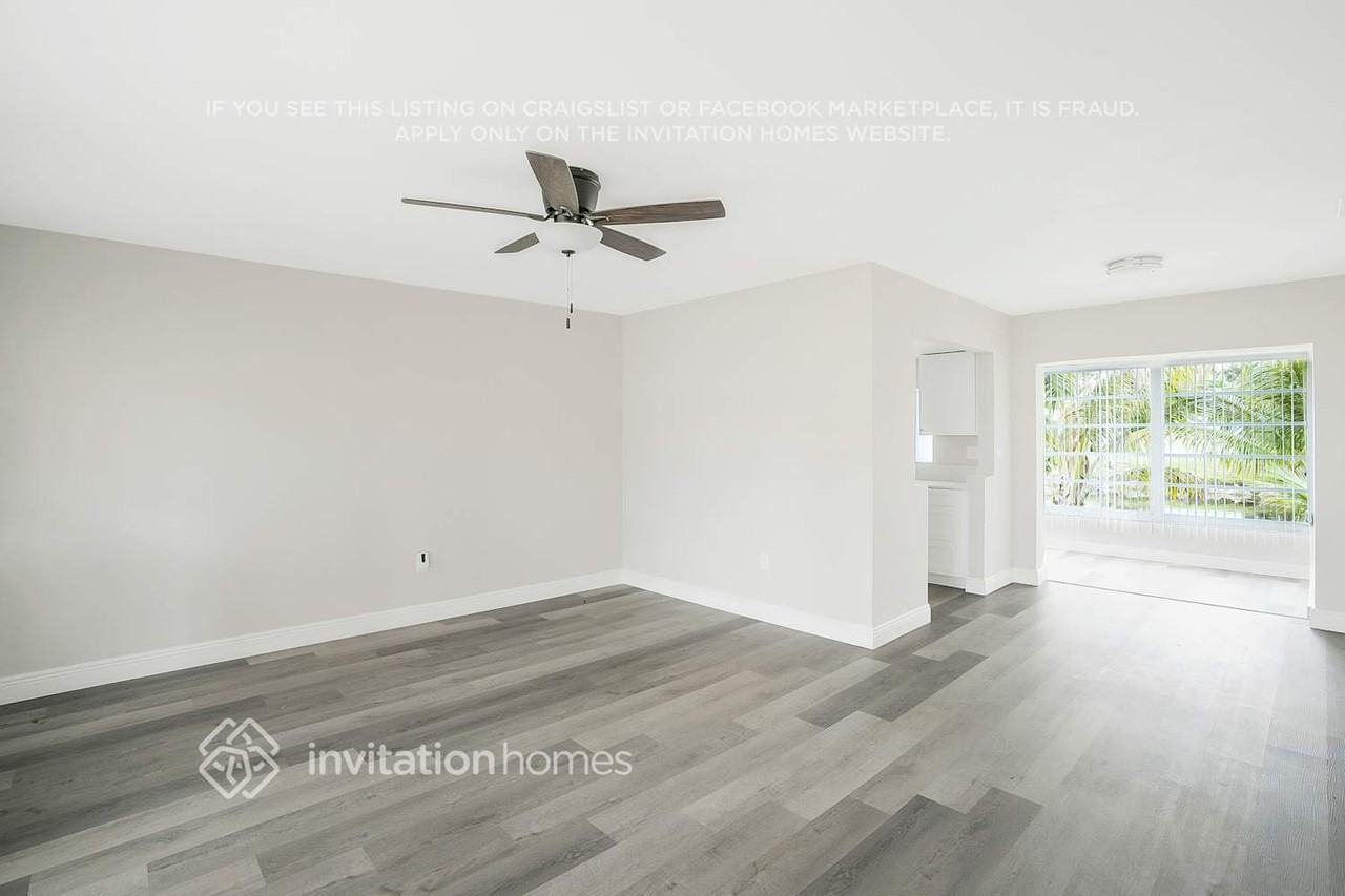 2925 Nw 69th Ave - Photo 3 of 22