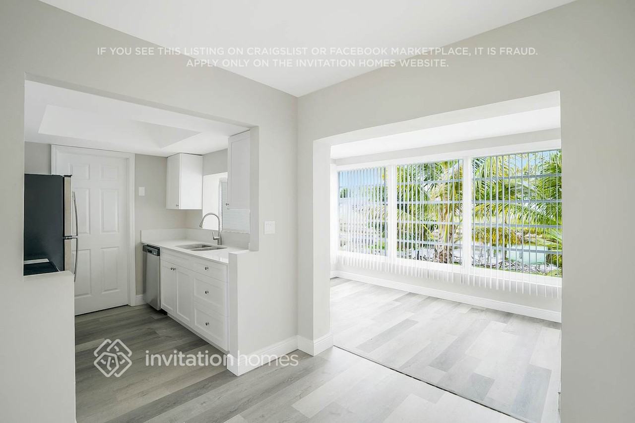 2925 Nw 69th Ave - Photo 6 of 22