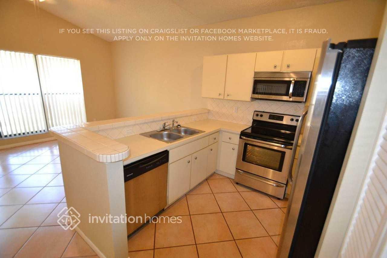 11571 Waterford Ct - Photo 5 of 14