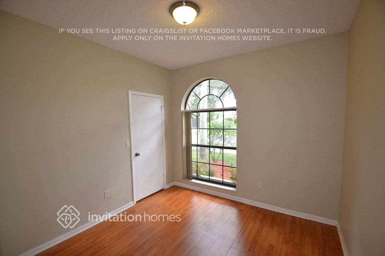 11571 Waterford Ct - Photo 7 of 14