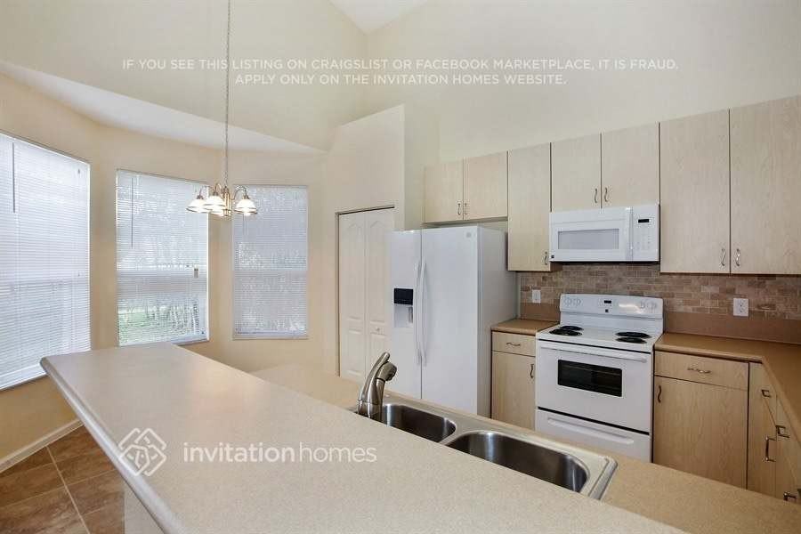 2208 Ne 41st Ave - Photo 6 of 19