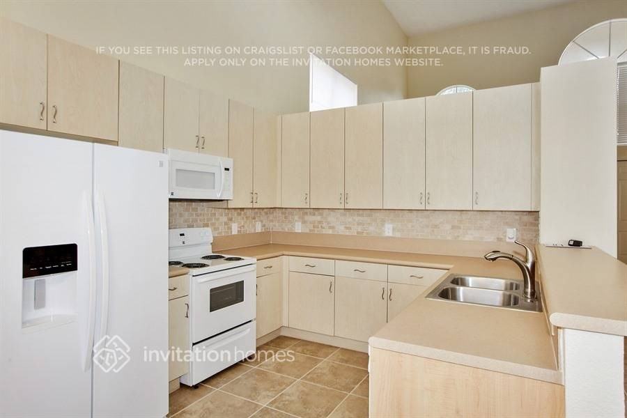 2208 Ne 41st Ave - Photo 7 of 19