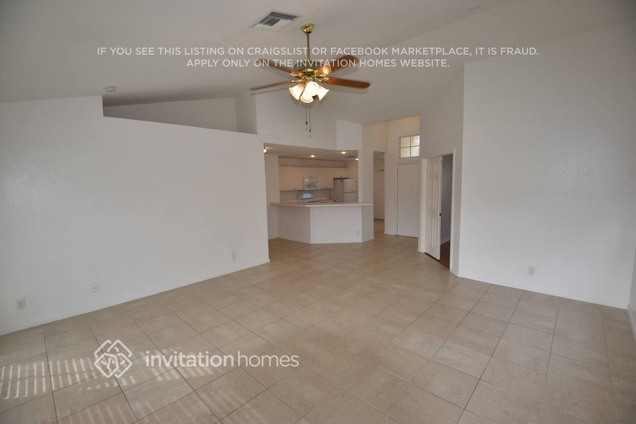 3732 S Lancewood Pl - Photo 4 of 15