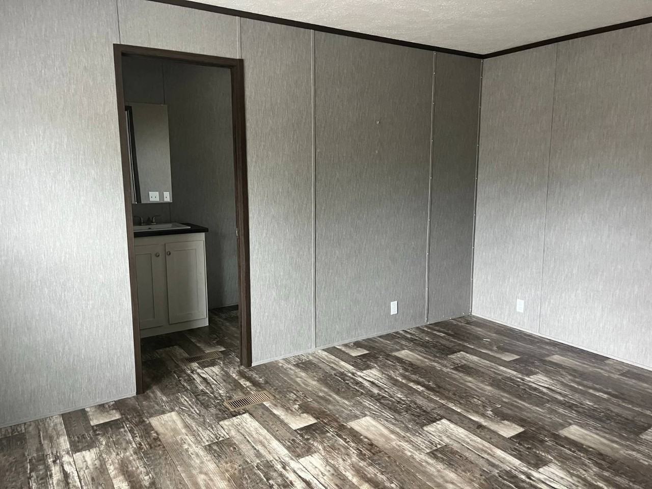 2524 Redoubt Cir - Photo 5 of 7