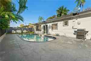 featured image of 19340 Ne 19th Ave