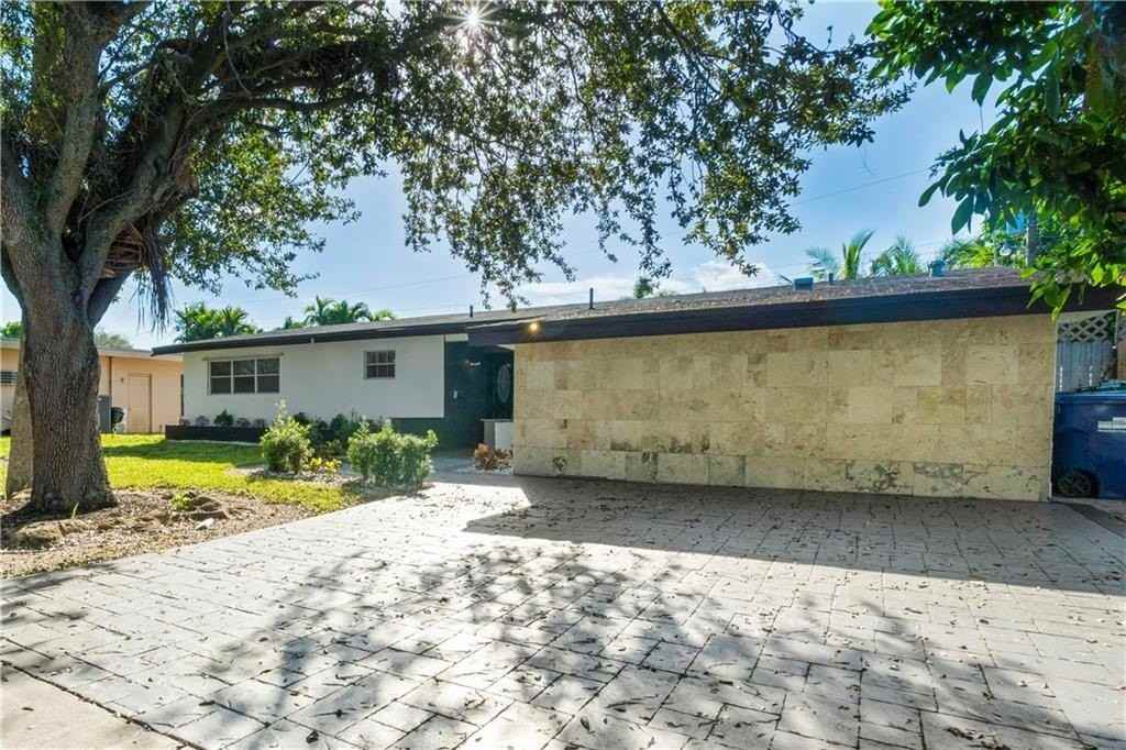 19340 Ne 19th Ave - Photo 6 of 36