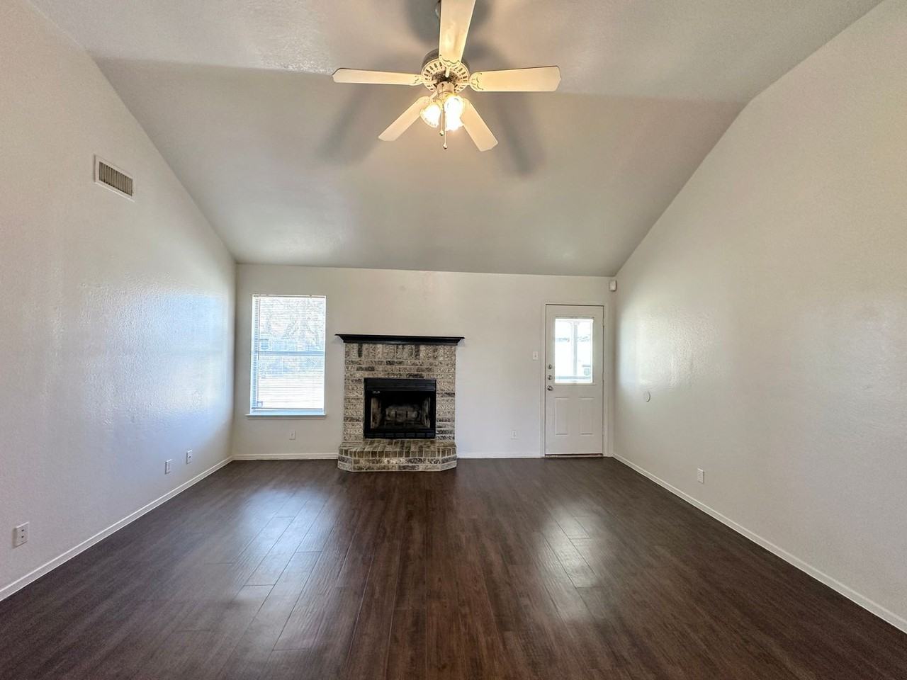 2607 Hidden Hill Dr - Photo 3 of 28