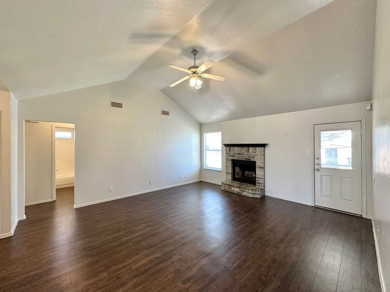 2607 Hidden Hill Dr - Photo 4 of 28