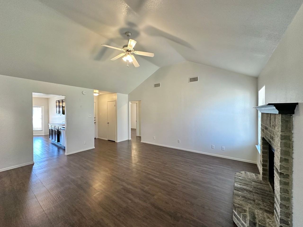 2607 Hidden Hill Dr - Photo 5 of 28