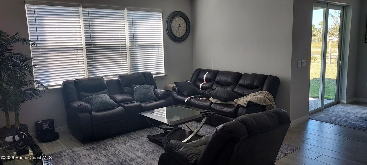 5090 Daybreak Dr - Photo 3 of 14