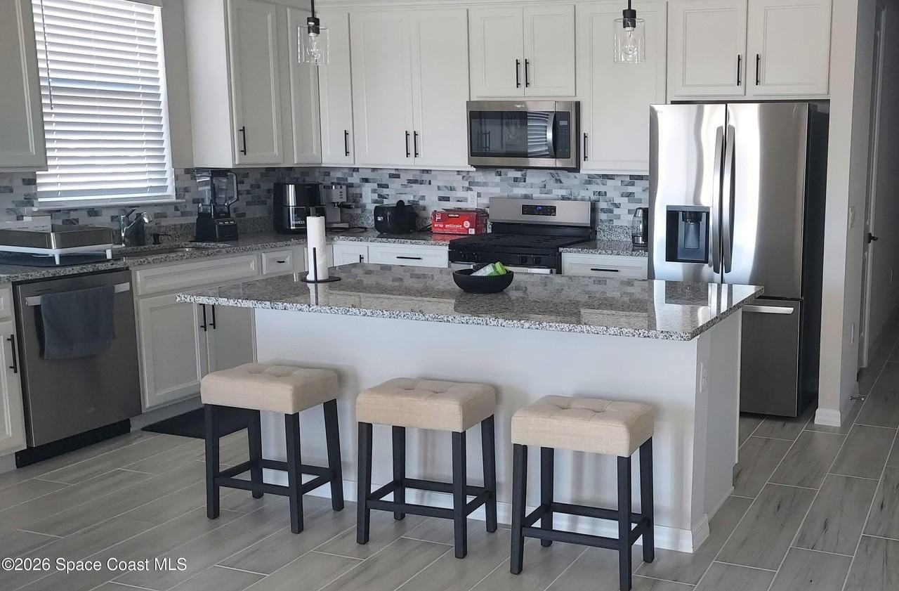 5090 Daybreak Dr - Photo 6 of 14