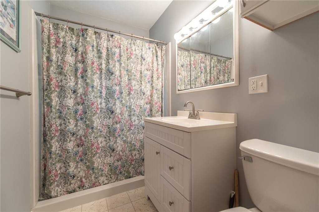 2 Raymond St - Photo 6 of 15