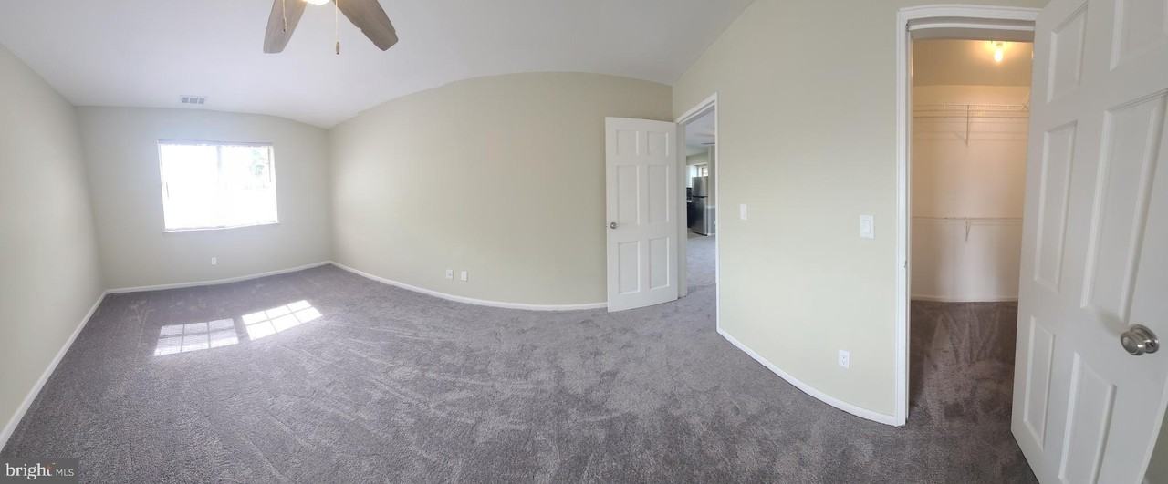 47 Garden View Ter Unit 4-4 #4 - Photo 7 of 10