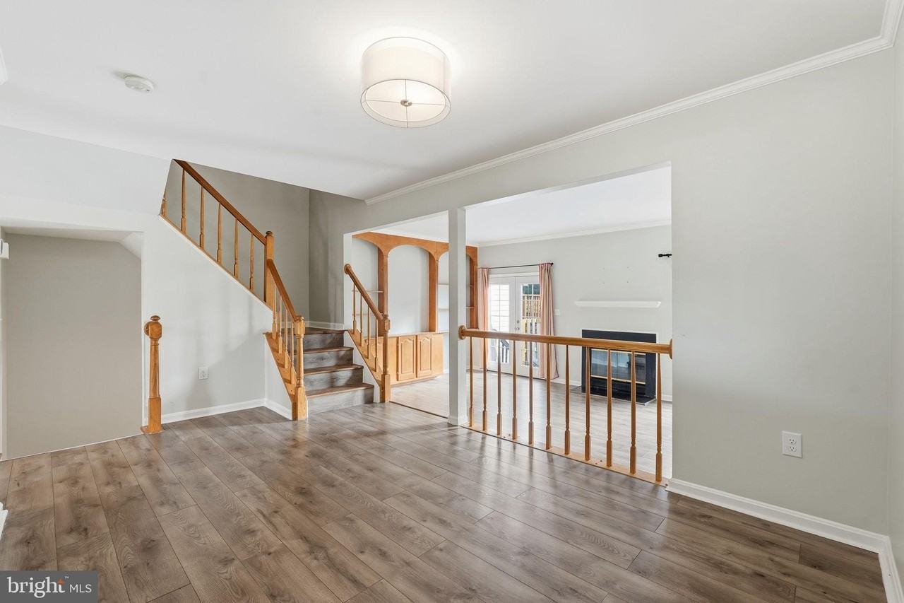 6739 Rockledge Pl - Photo 5 of 40