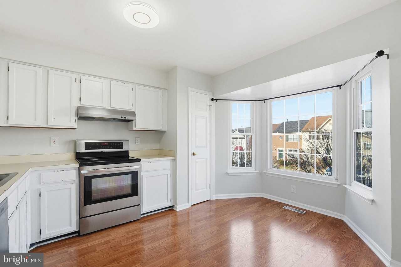 6739 Rockledge Pl - Photo 6 of 40