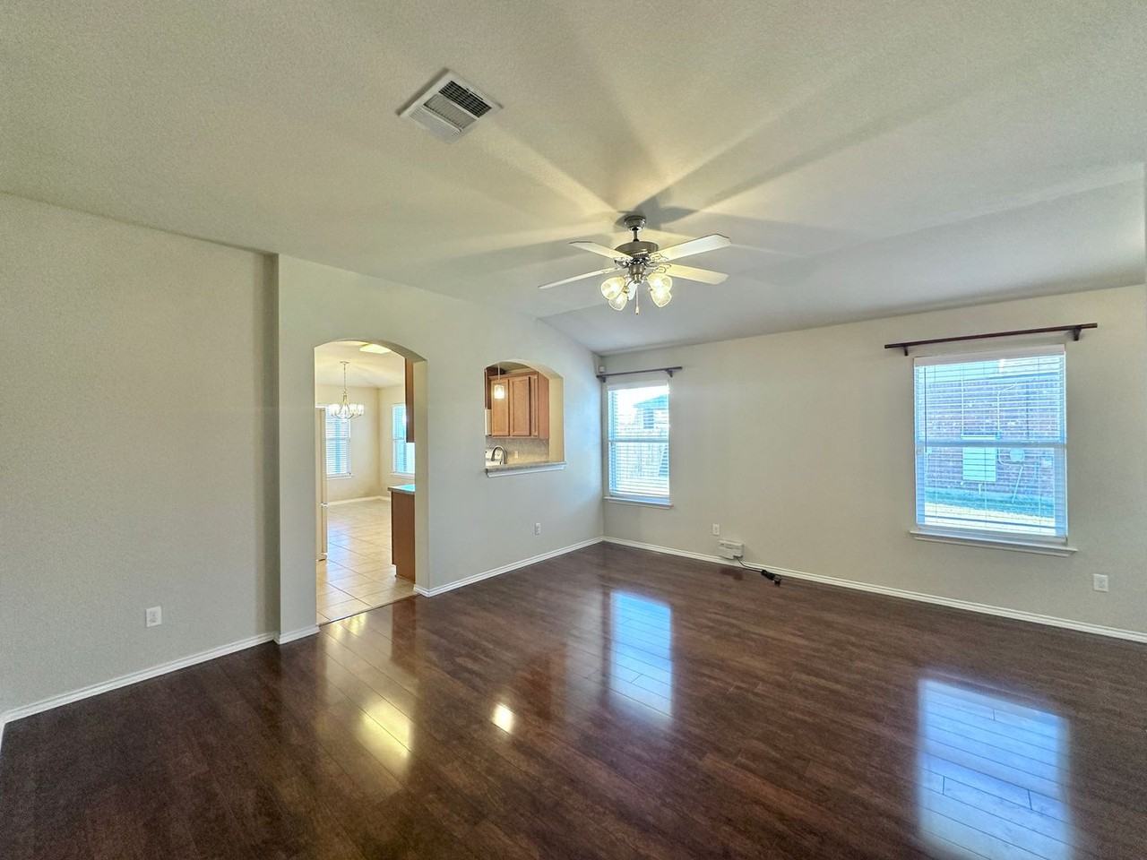 6103 Sue Anne - Photo 3 of 29