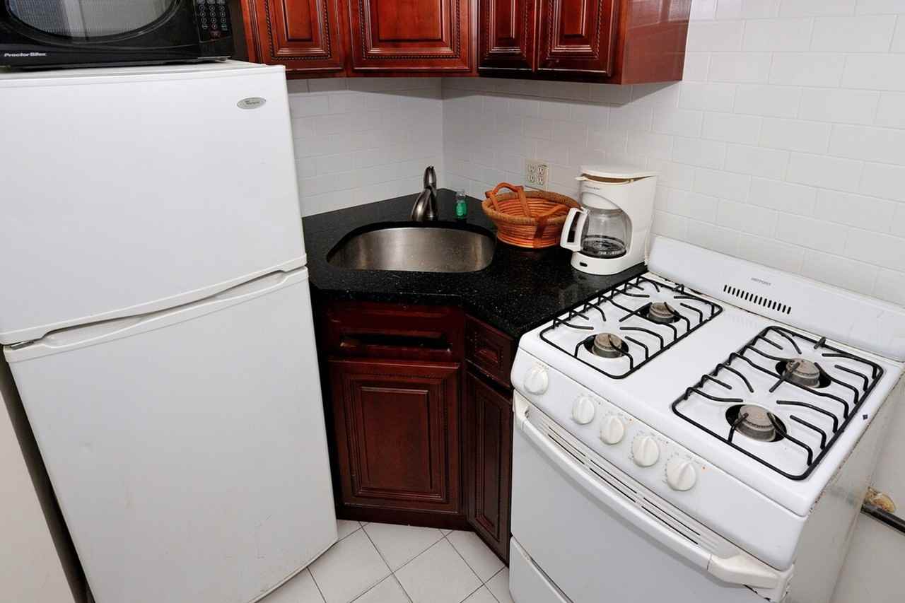 478 9th Ave #1323904P - Photo 6 of 26