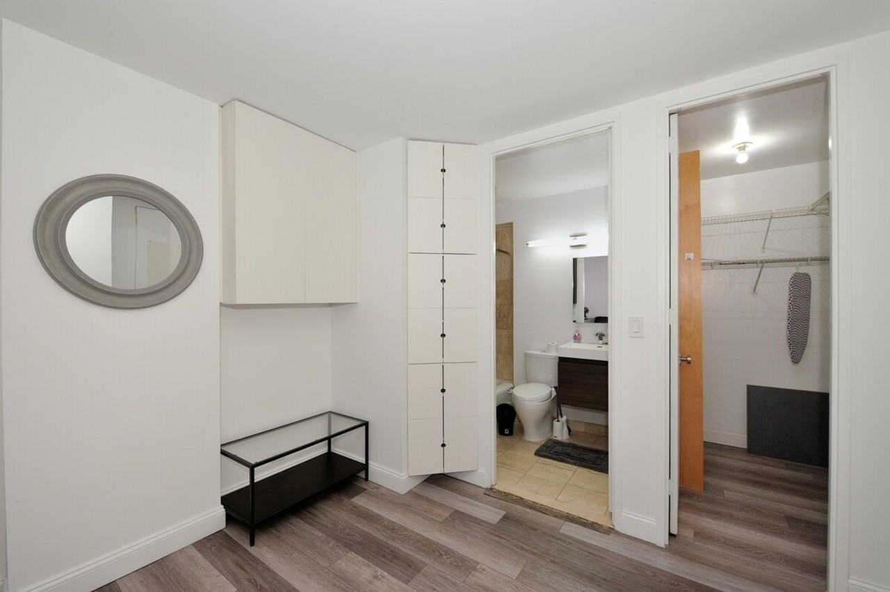 337 W 48th St #1323948P - Photo 5 of 22