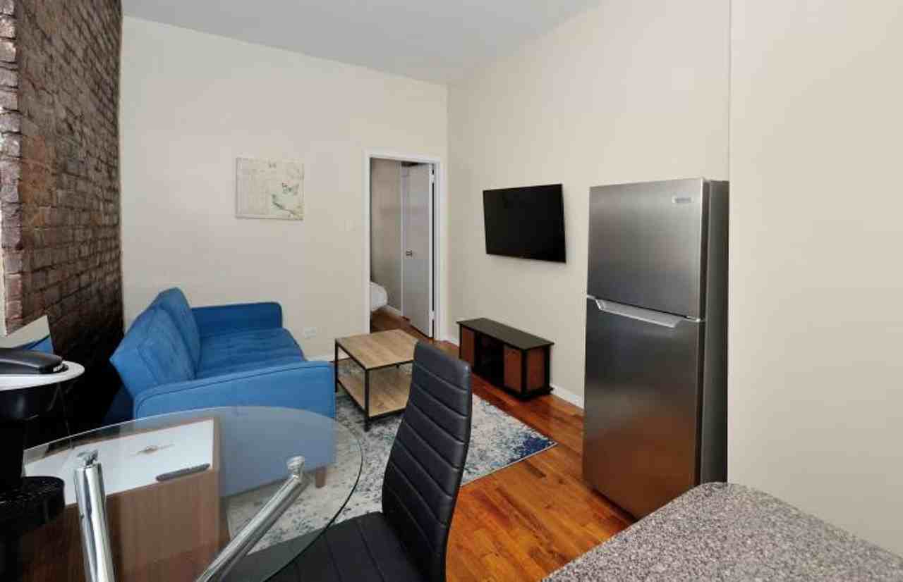 348 E 34th St #1323982P - Photo 7 of 24