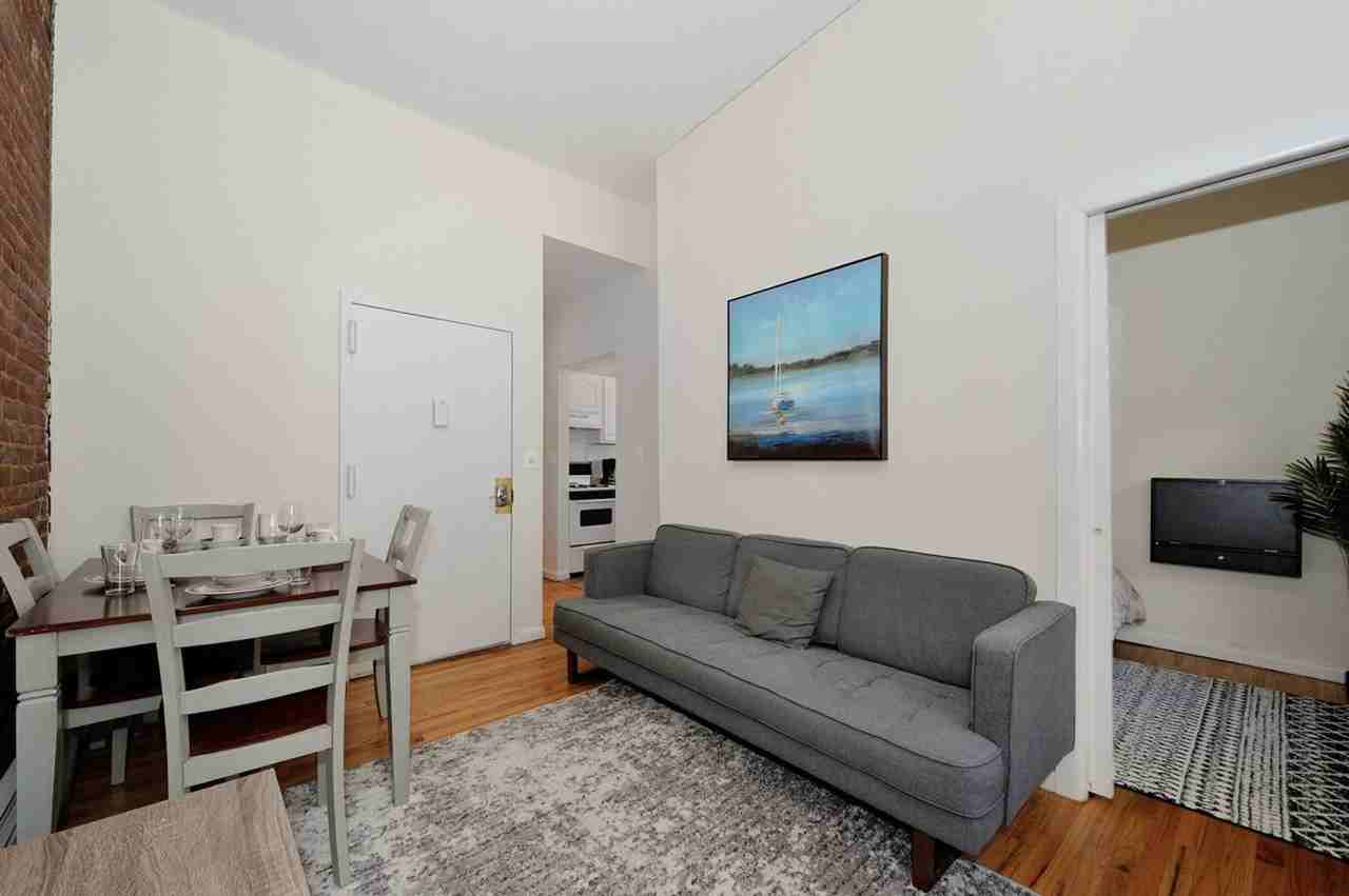 506 9th Ave #1323896P - Photo 3 of 22