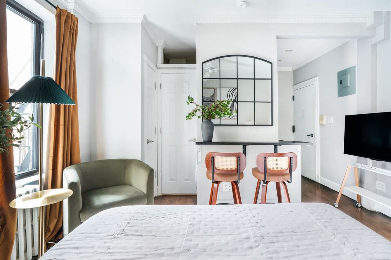 234 Mott Street - Photo 3 of 22