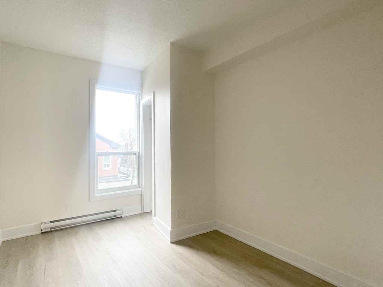 4 Victoria Avenue South #7 - Photo 5 of 6
