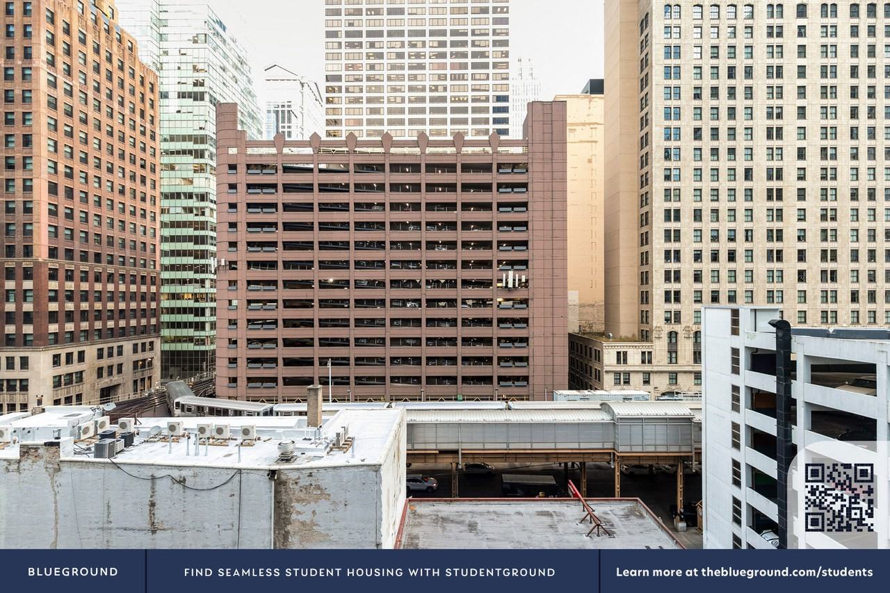 215 West Lake Street - Photo 7 of 47