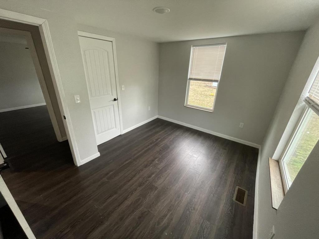 138 E Hannum St - Photo 5 of 9