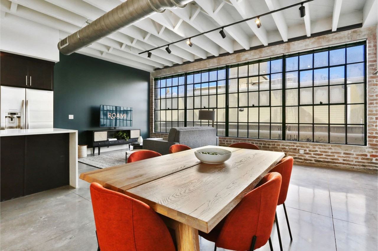 822 Howard Avenue - Photo 3 of 53