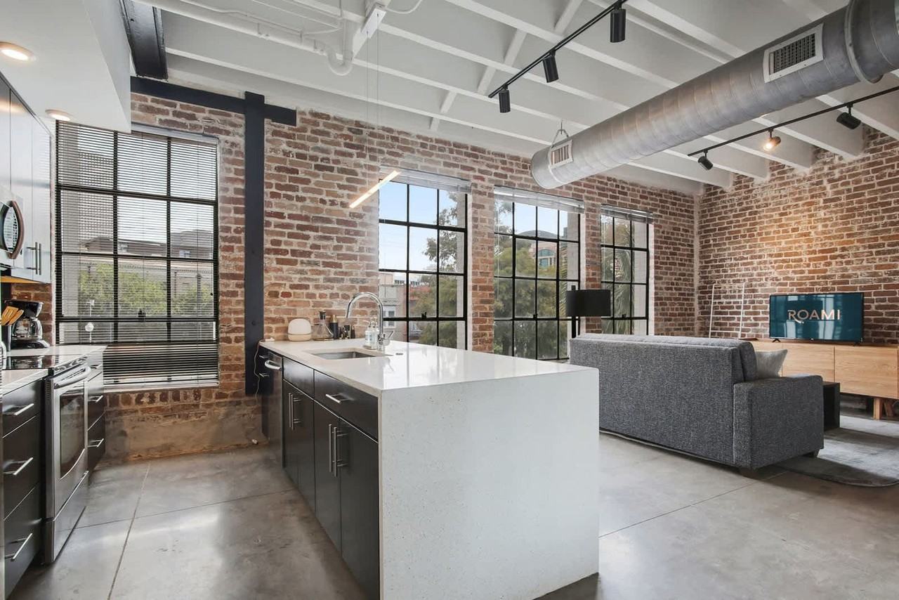 822 Howard Avenue - Photo 7 of 53