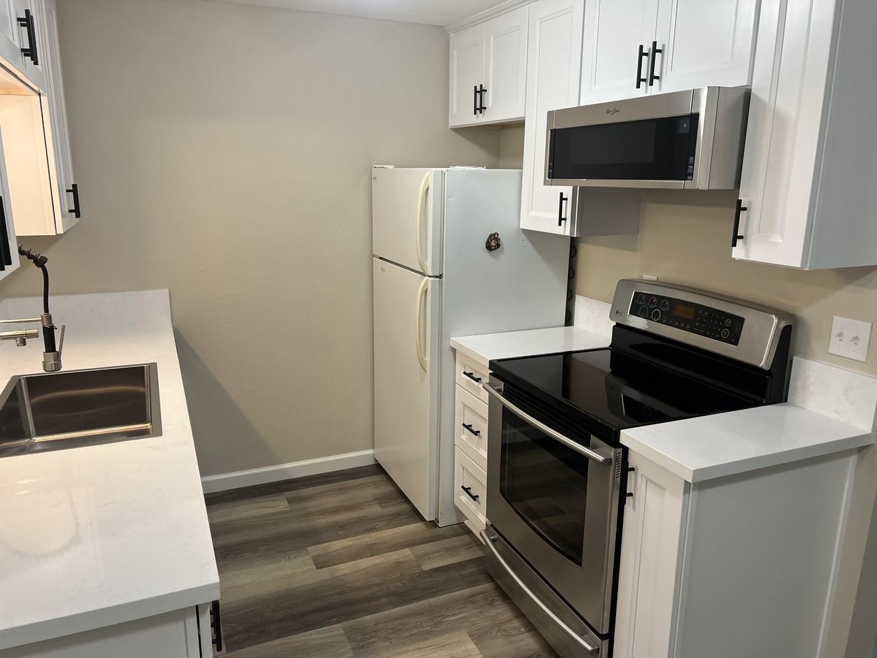 9360 Sw 80th Ave #B - Photo 7 of 14