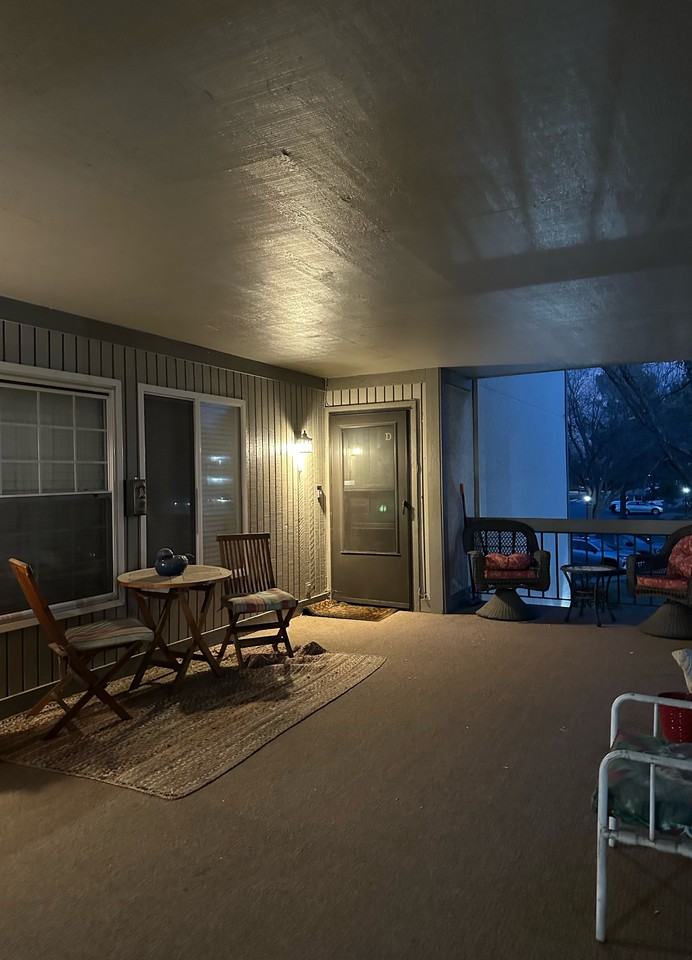 5828 S Waterbury Way - Photo 7 of 37