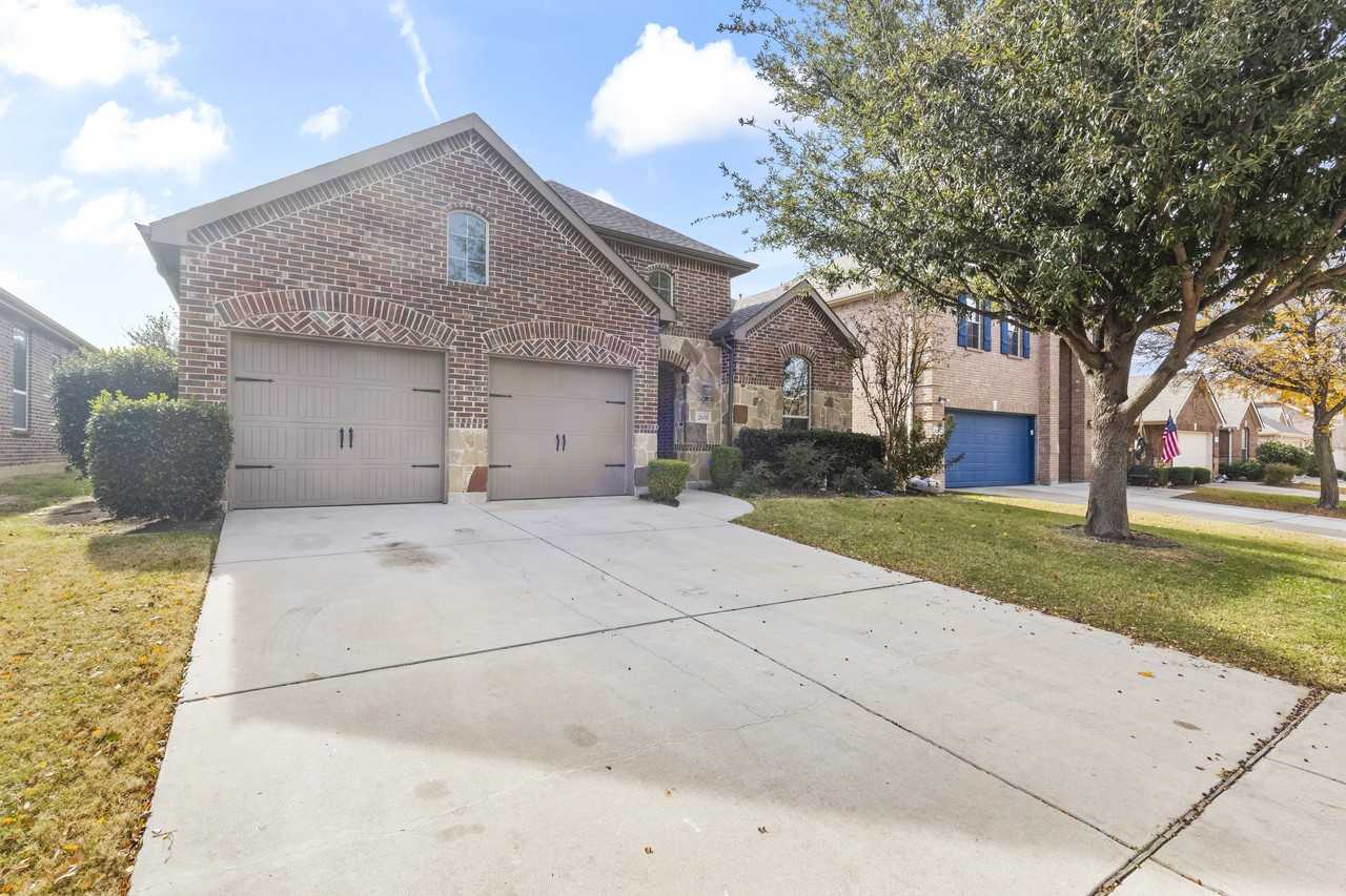 2698 Lake Ridge Dr - Photo 3 of 33