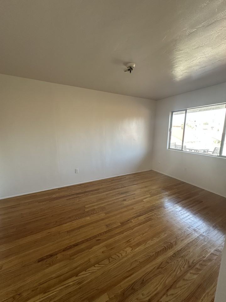 4492 Illinois St #4492E - Photo 4 of 7