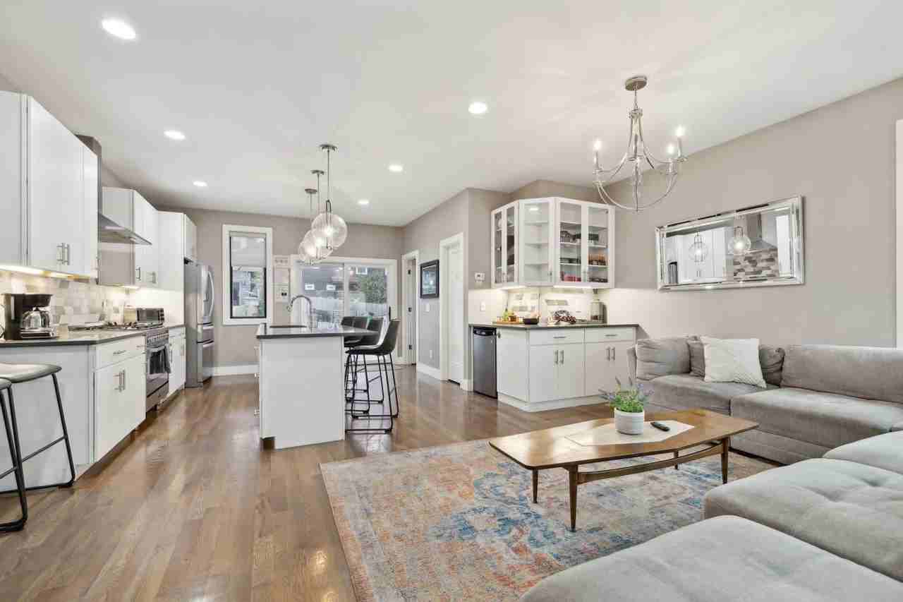 425B 36th Ave N #1039079P - Photo 3 of 25