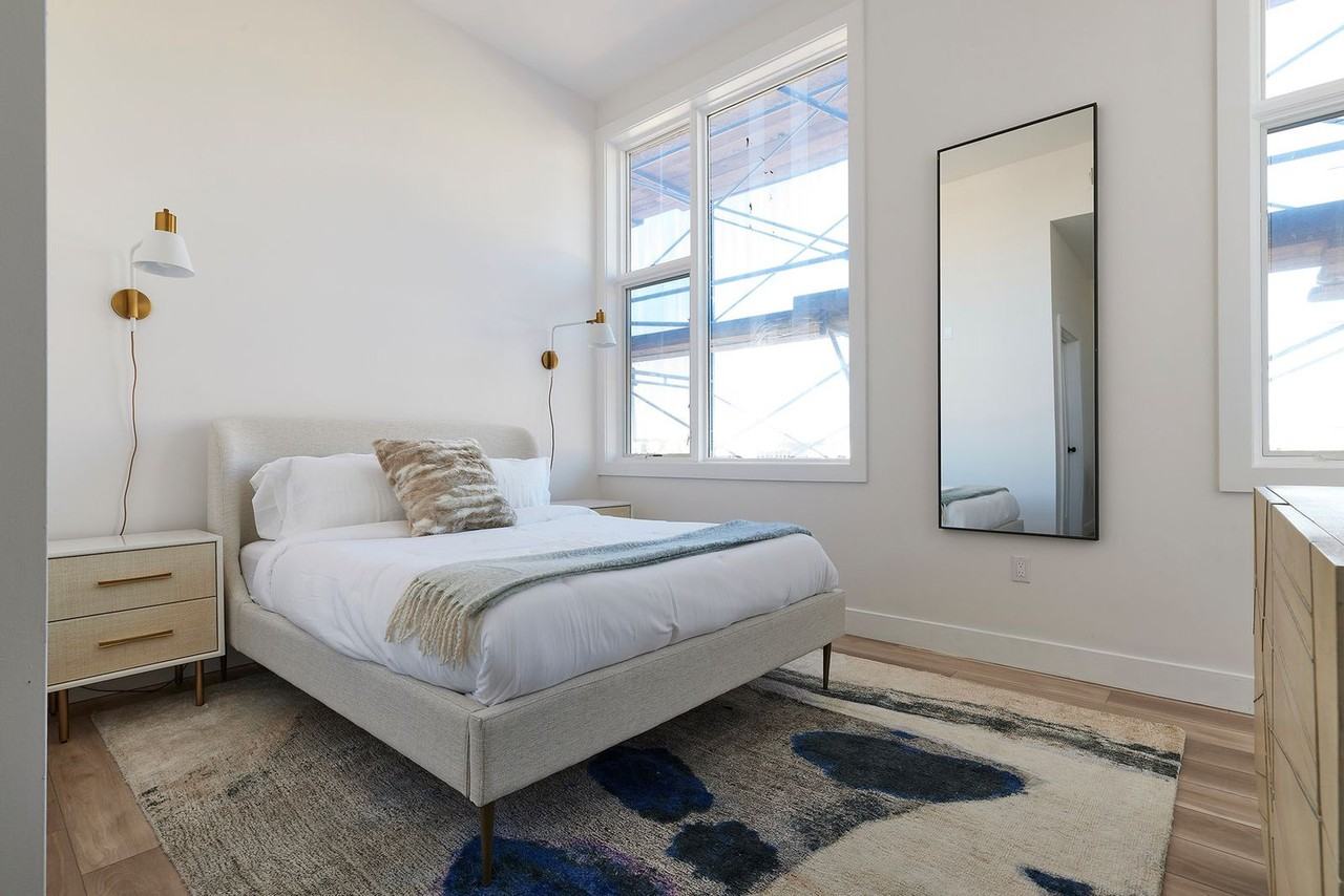 57 Newark St #1041922P - Photo 6 of 9