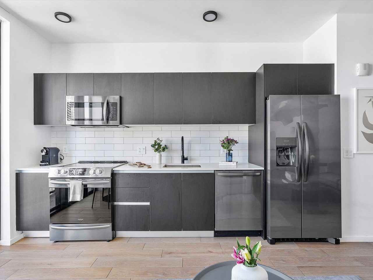 398 Ne 5th St #1372293P - Photo 4 of 19